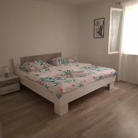 None Makarska